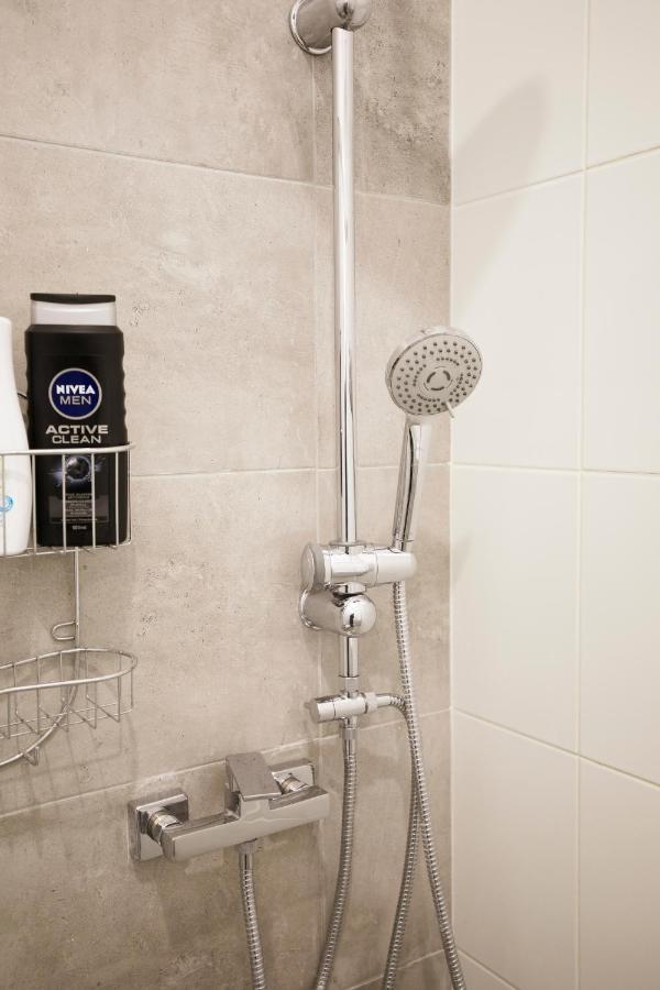 Ideal Studio Boekarest Buitenkant foto