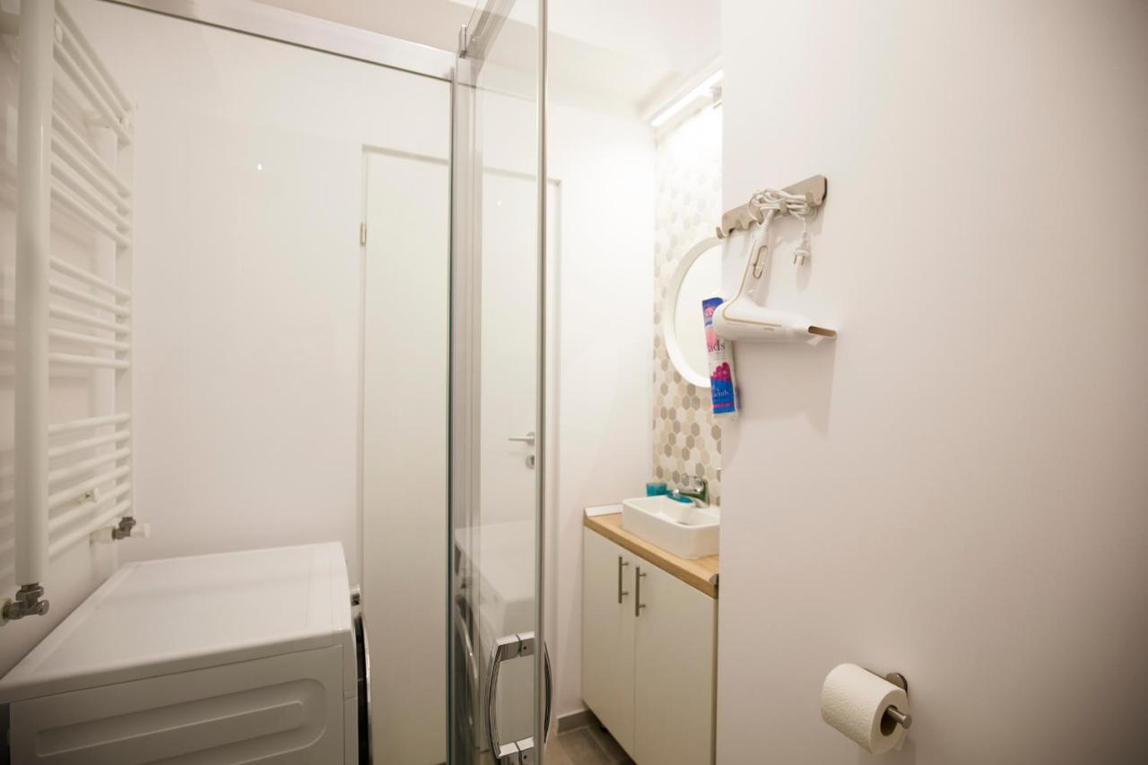 Ideal Studio Boekarest Buitenkant foto